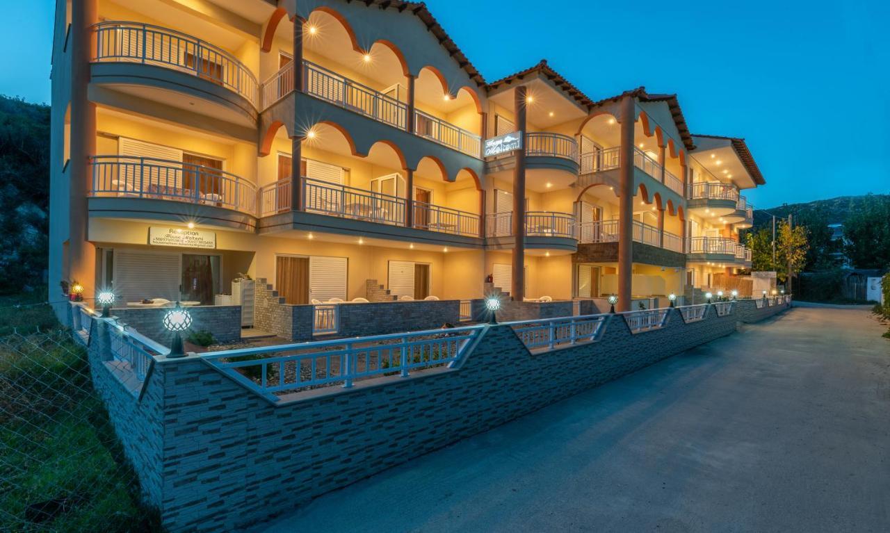 Apartment House Meltemi *